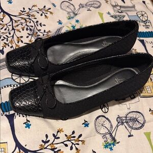 Life Stride Black Croc-Textured Toe Ballet Flats